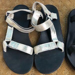 Teva Gold Sandals 8